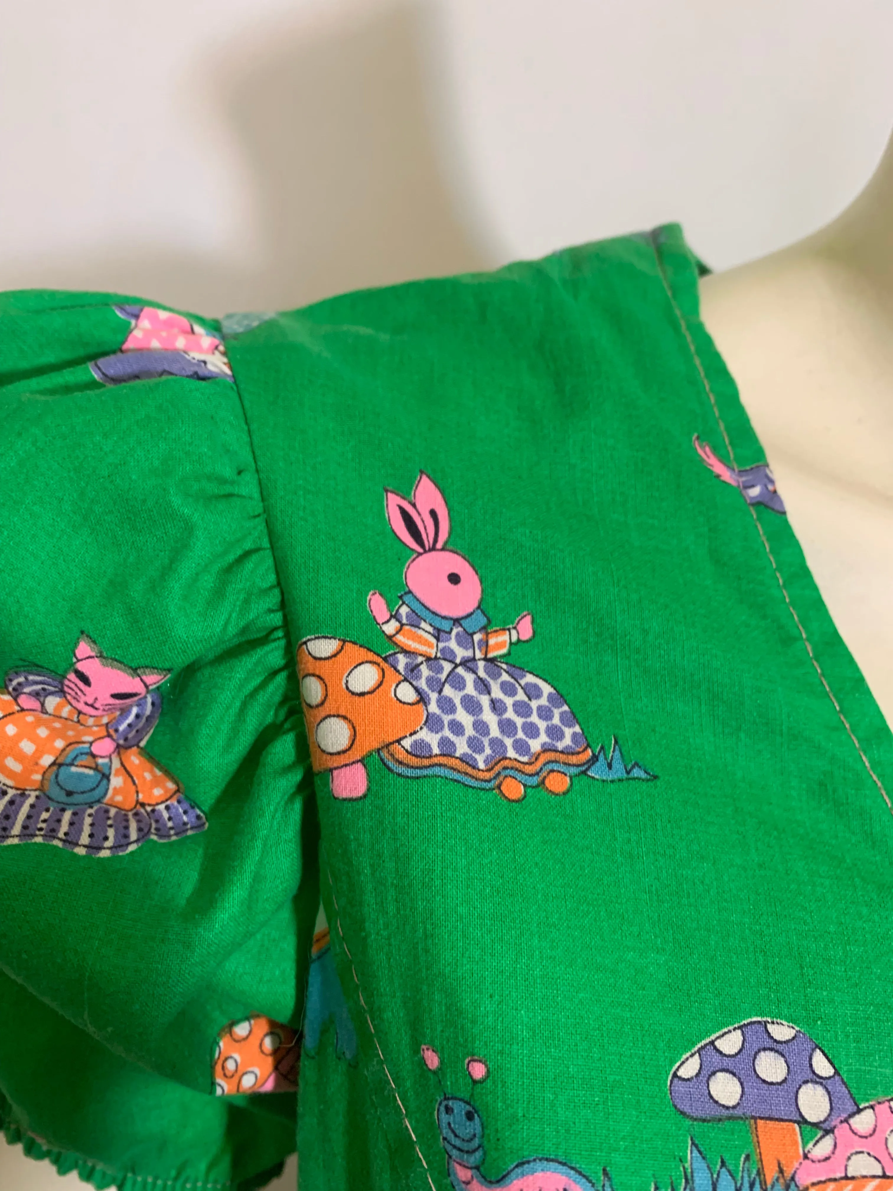 Kitschy Cute Bunny, Cats, Birds and Worms Print Babydoll Blouse circa 1970s