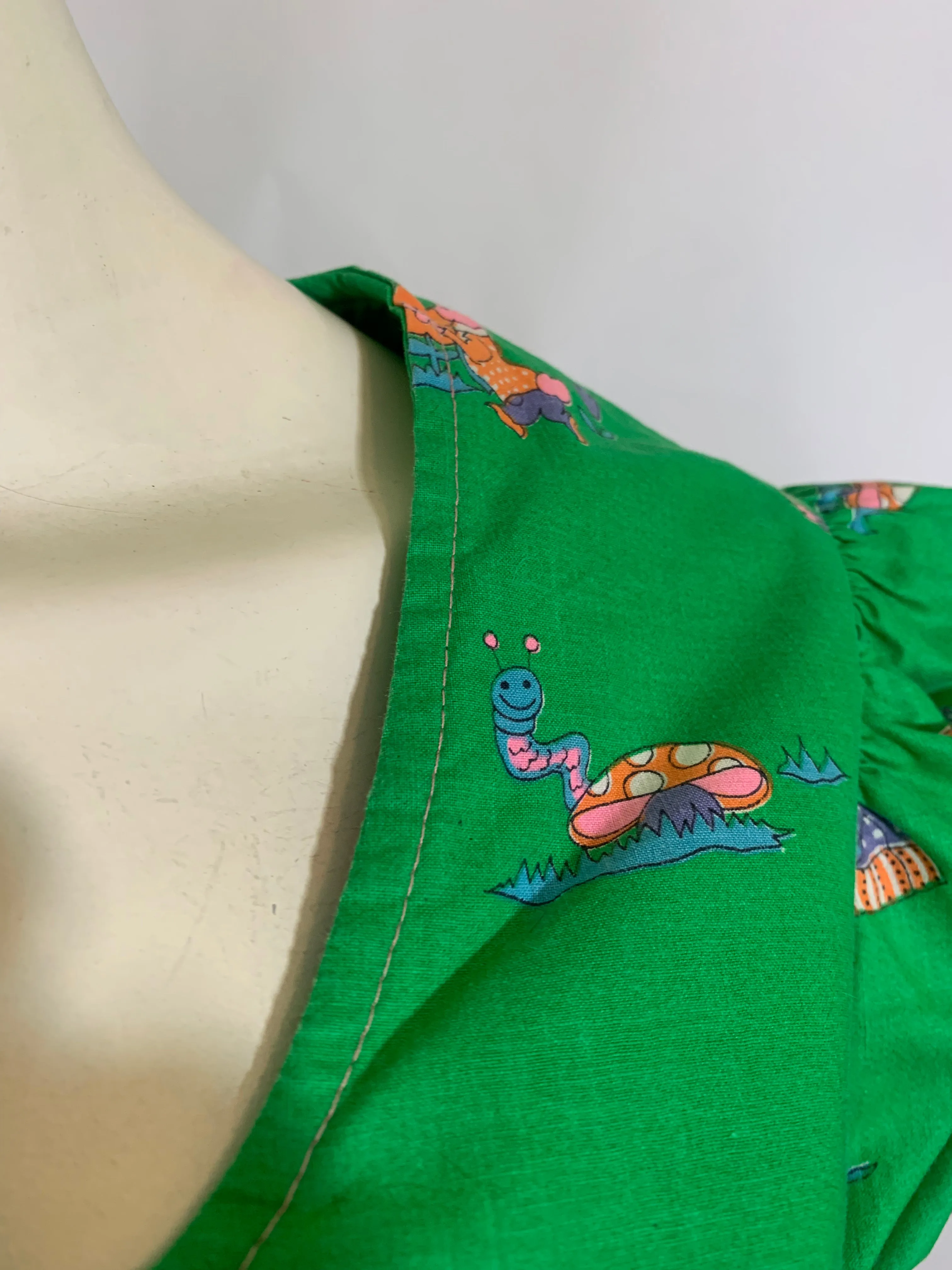 Kitschy Cute Bunny, Cats, Birds and Worms Print Babydoll Blouse circa 1970s