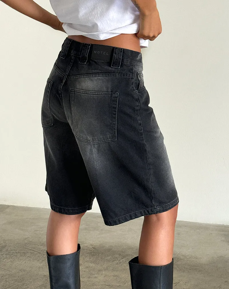 Low Rise Skater Short in Extreme Black